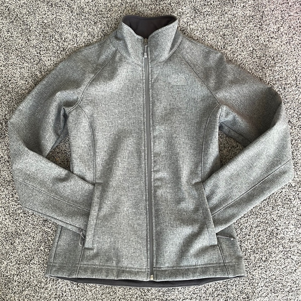 EUC The North Face Windbreaker/Raincoat